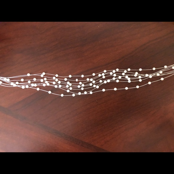 Beautiful Faux Pearls Necklace - Picture 2 of 7